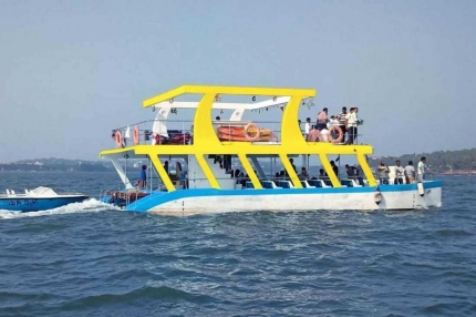 catamaran boat - 70 guests