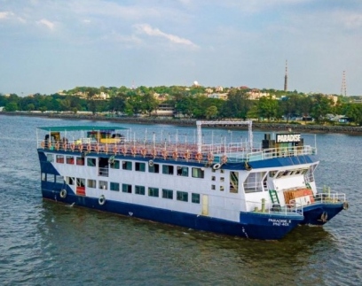 Catamaran ship - 150 to 300 guests